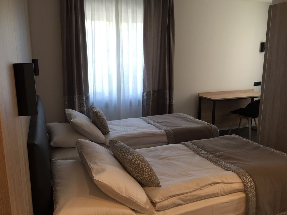 Tourist Hotel Brixen Exteriör bild